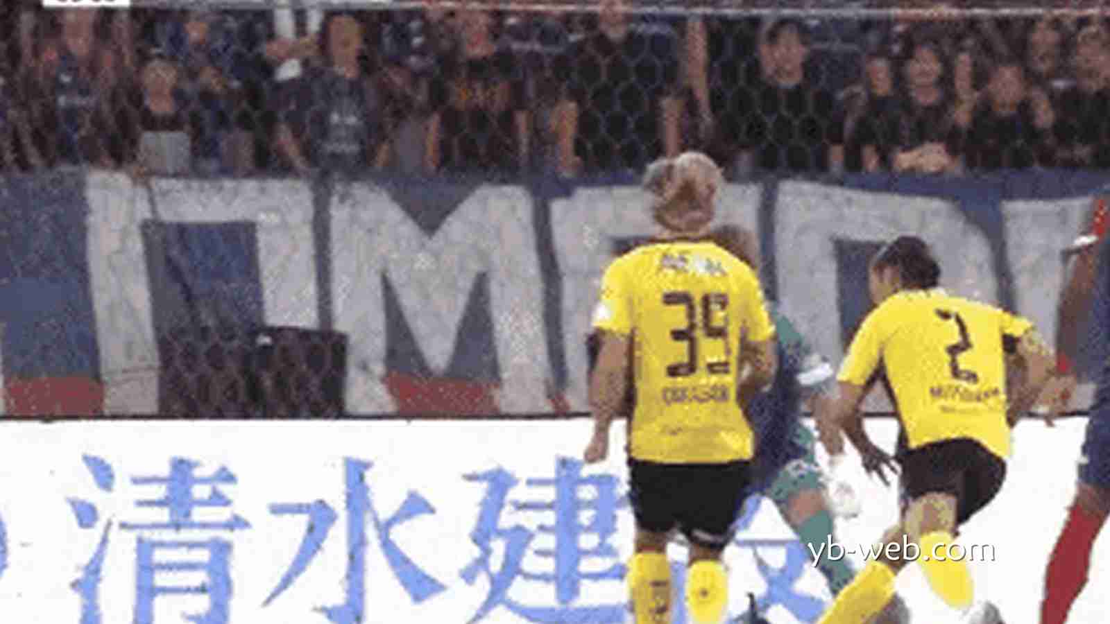 亚博体育独家报道:001角球分解|冈山边中结合低控球堆角,FC东京靠射门封堵造角